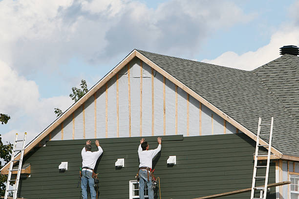 Professional Siding Contractor technician working in Brooklyn, IN